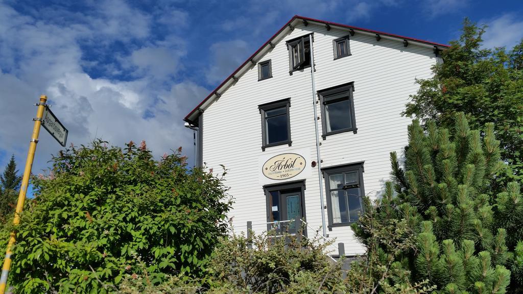 Árból Guesthouse Húsavík Camera foto