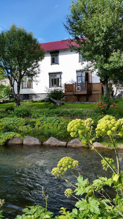 Árból Guesthouse Húsavík Esterno foto