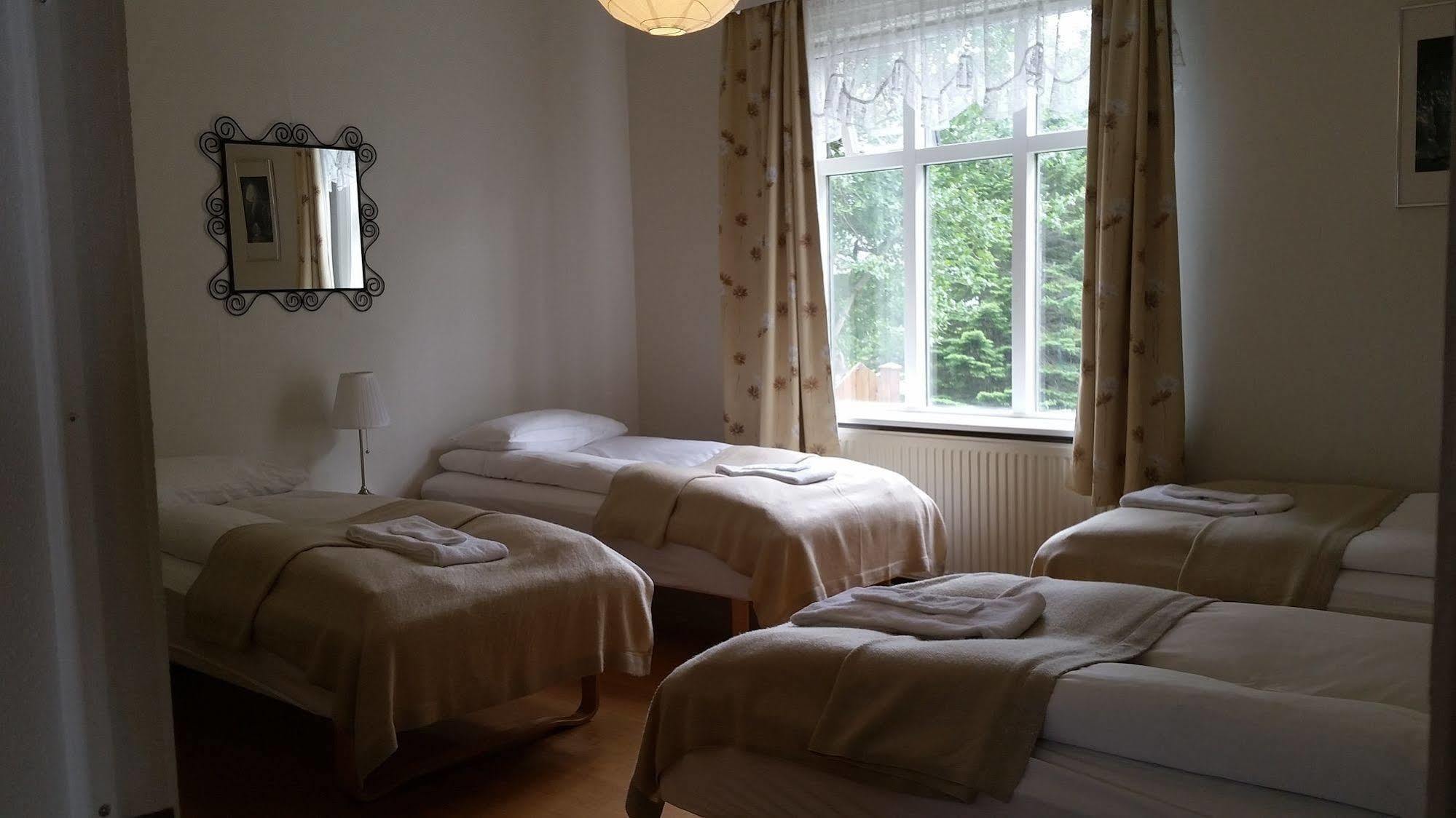 Árból Guesthouse Húsavík Esterno foto